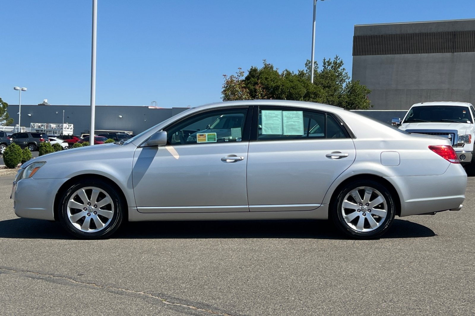 2005 Toyota Avalon XLS