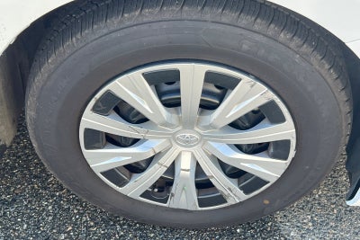 2022 Toyota Camry Hybrid LE