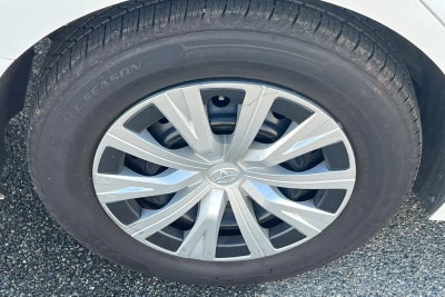 2022 Toyota Camry Hybrid LE