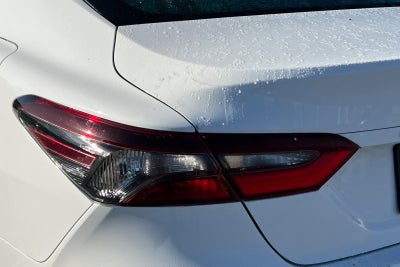 2022 Toyota Camry Hybrid LE