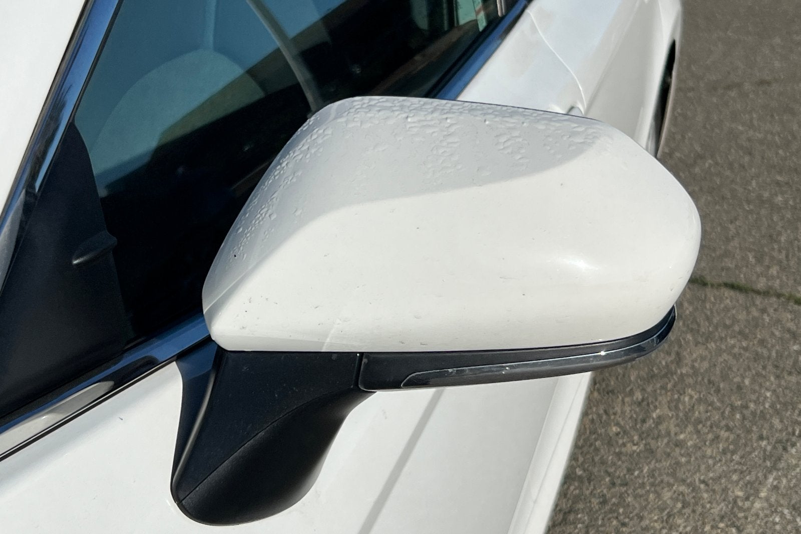 2022 Toyota Camry Hybrid LE