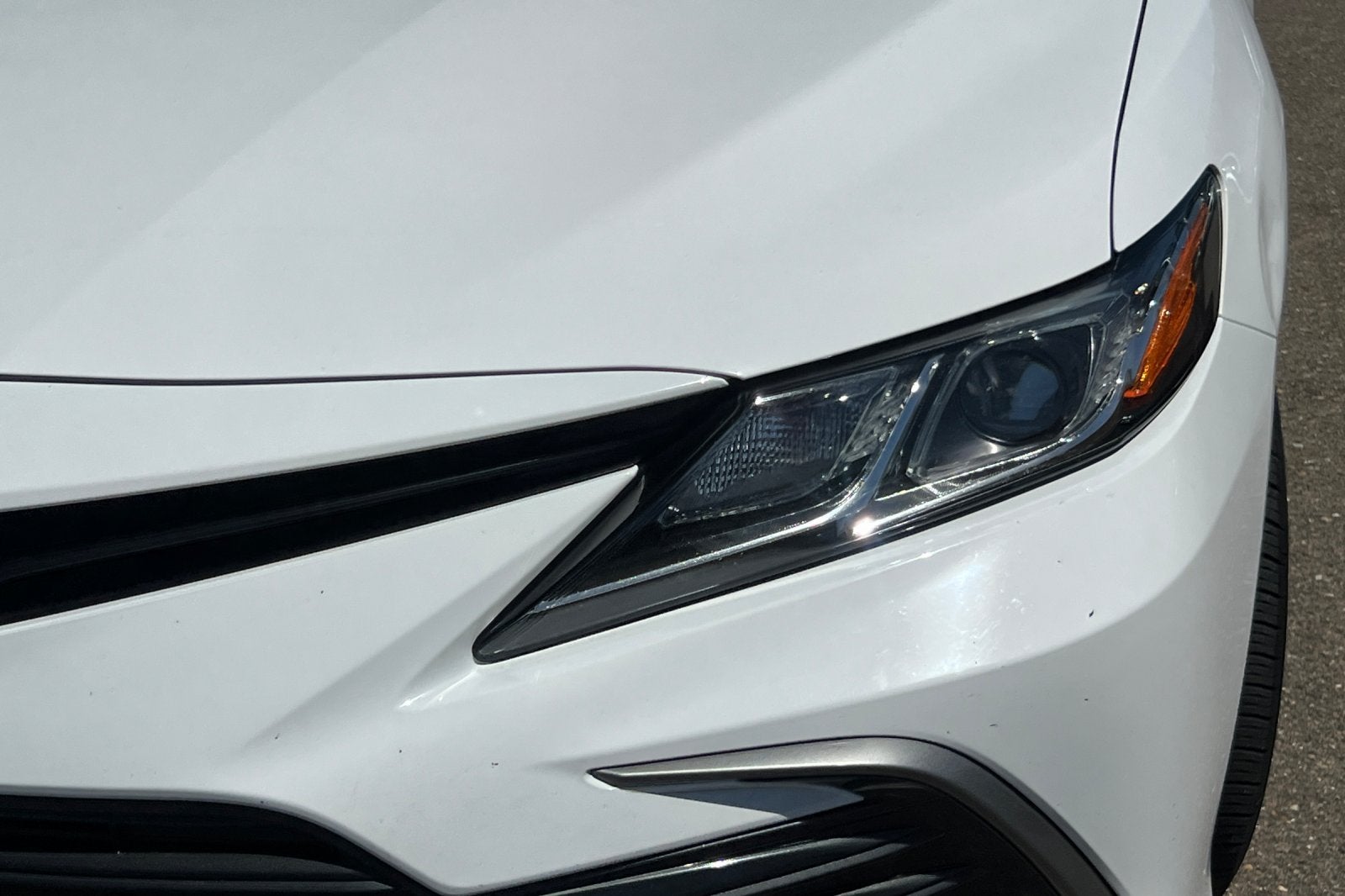 2022 Toyota Camry Hybrid LE
