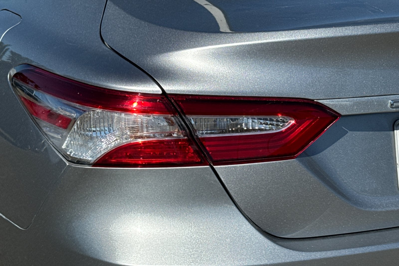 2020 Toyota Camry Hybrid LE