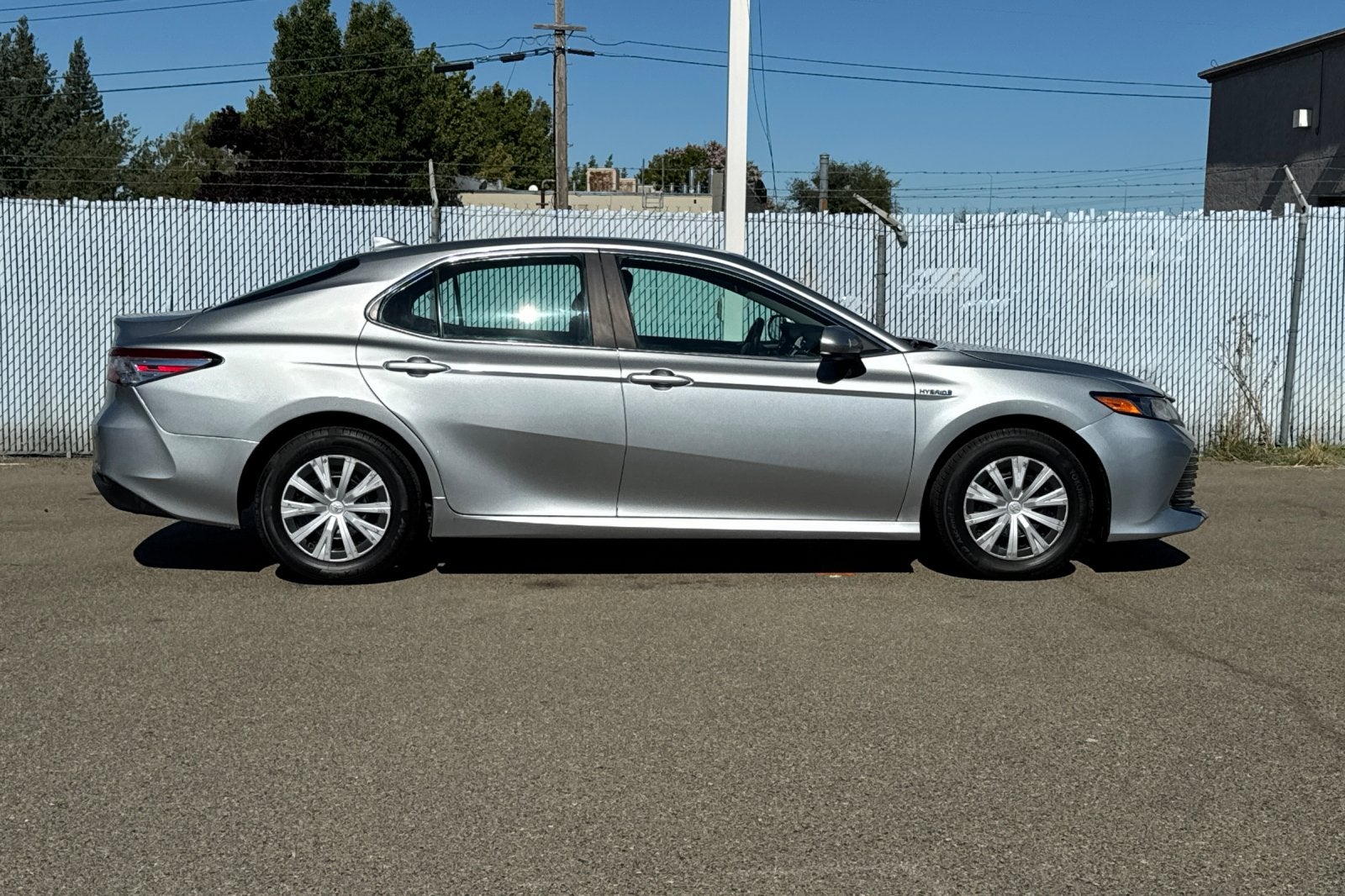 2020 Toyota Camry Hybrid LE