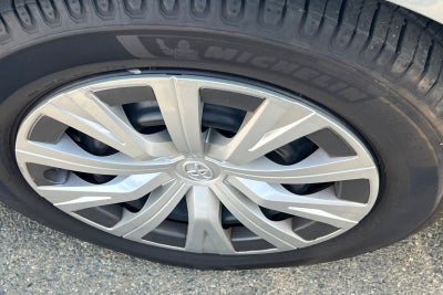 2023 Toyota Camry Hybrid LE