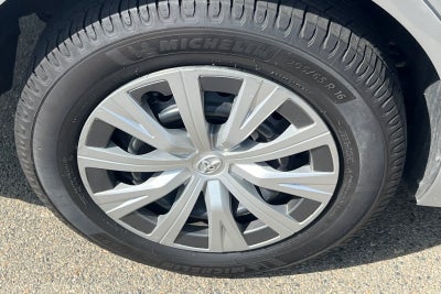 2023 Toyota Camry Hybrid LE