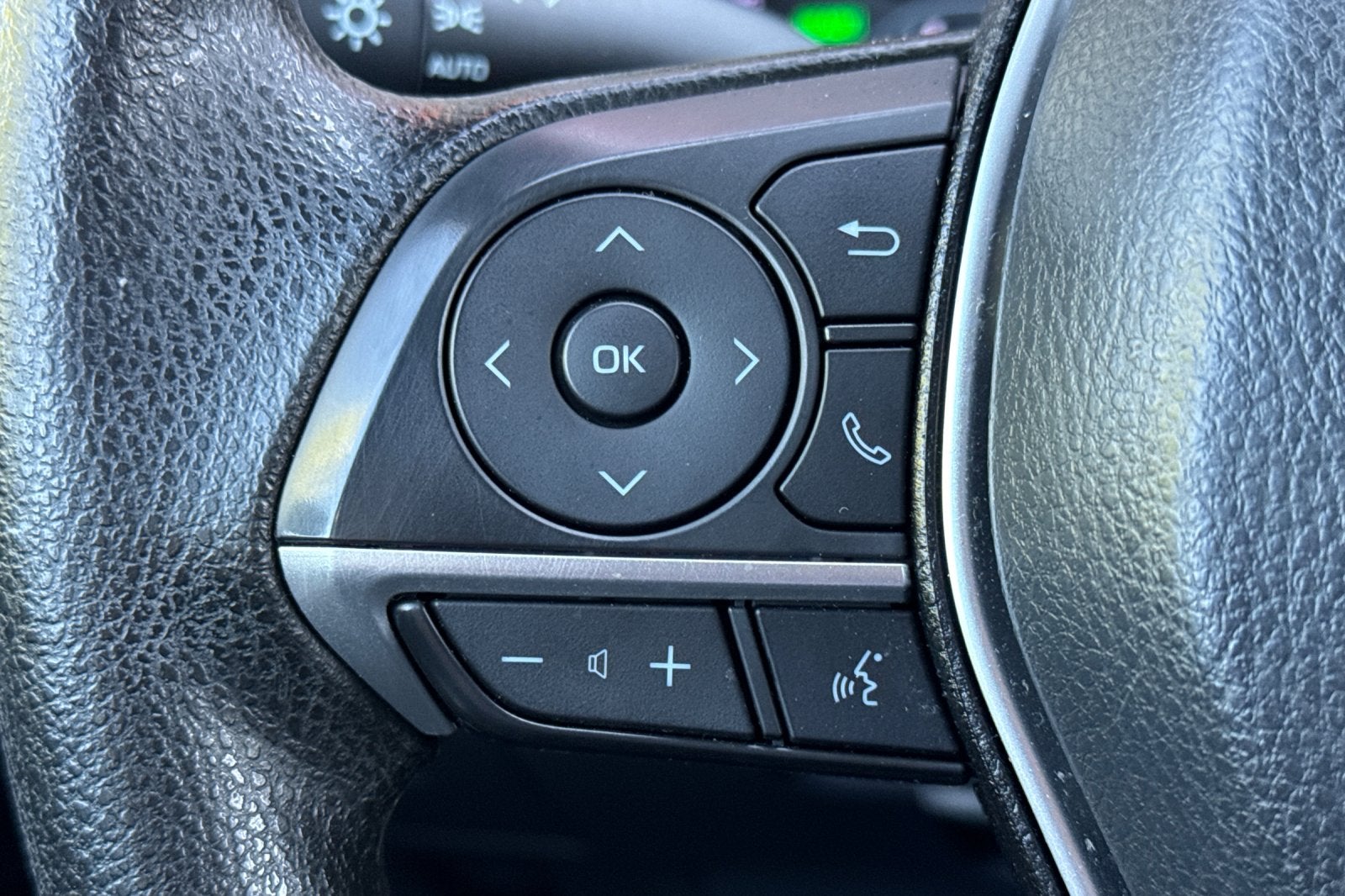 2023 Toyota Camry Hybrid LE