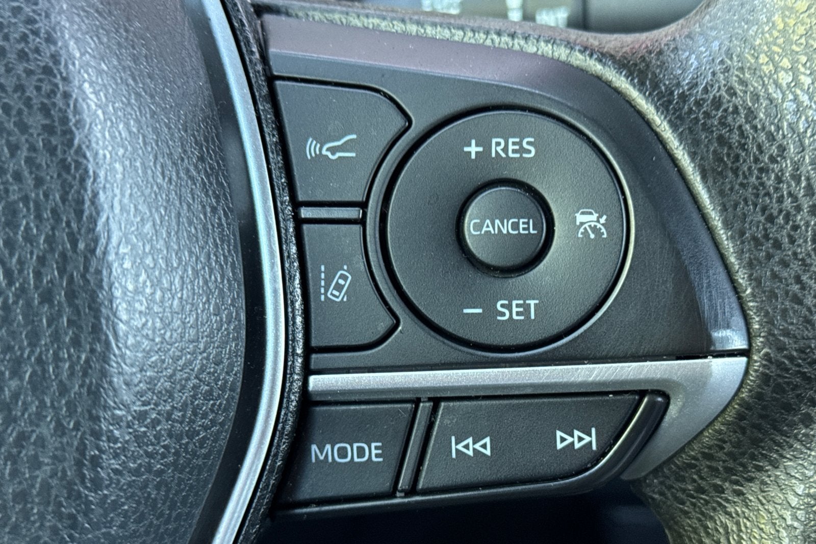 2023 Toyota Camry Hybrid LE