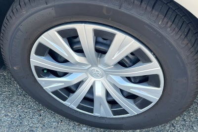 2022 Toyota Camry Hybrid LE