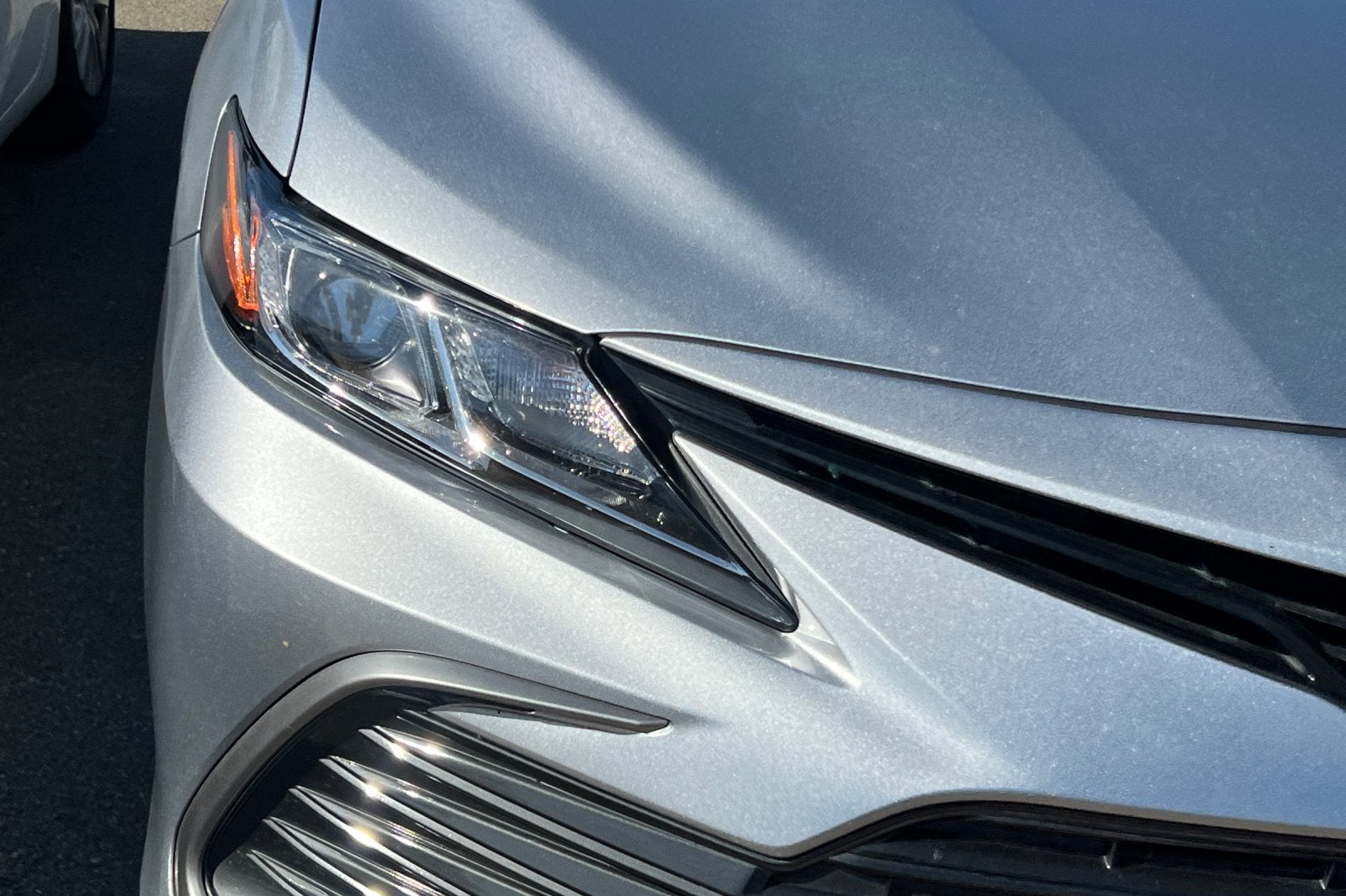 2022 Toyota Camry Hybrid LE