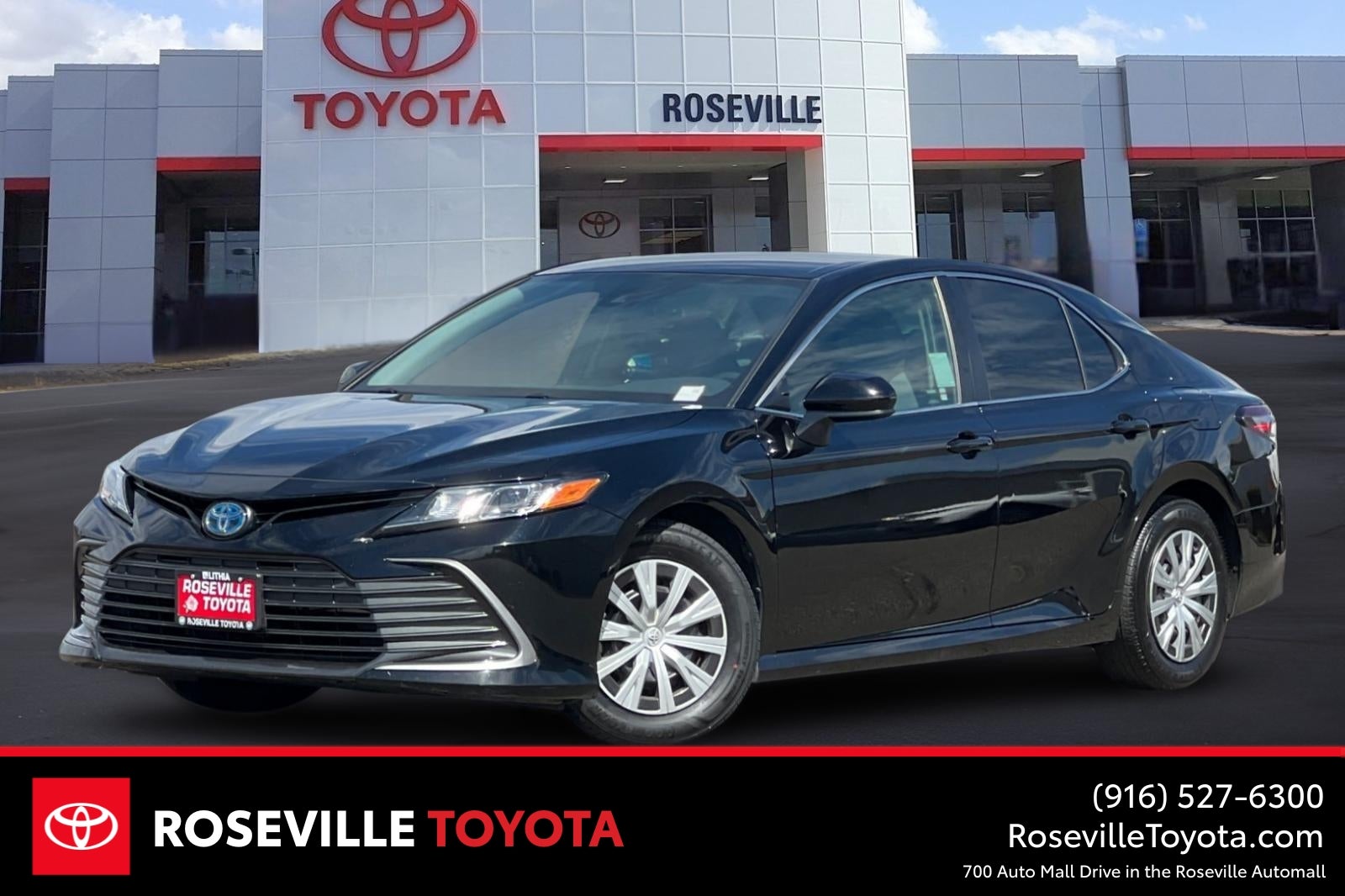 2022 Toyota Camry Hybrid LE