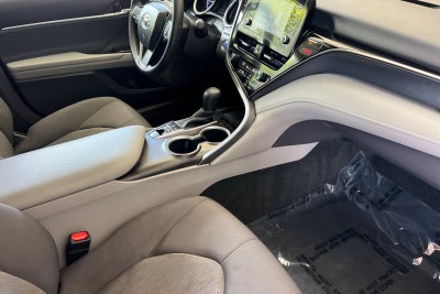 2022 Toyota Camry Hybrid LE