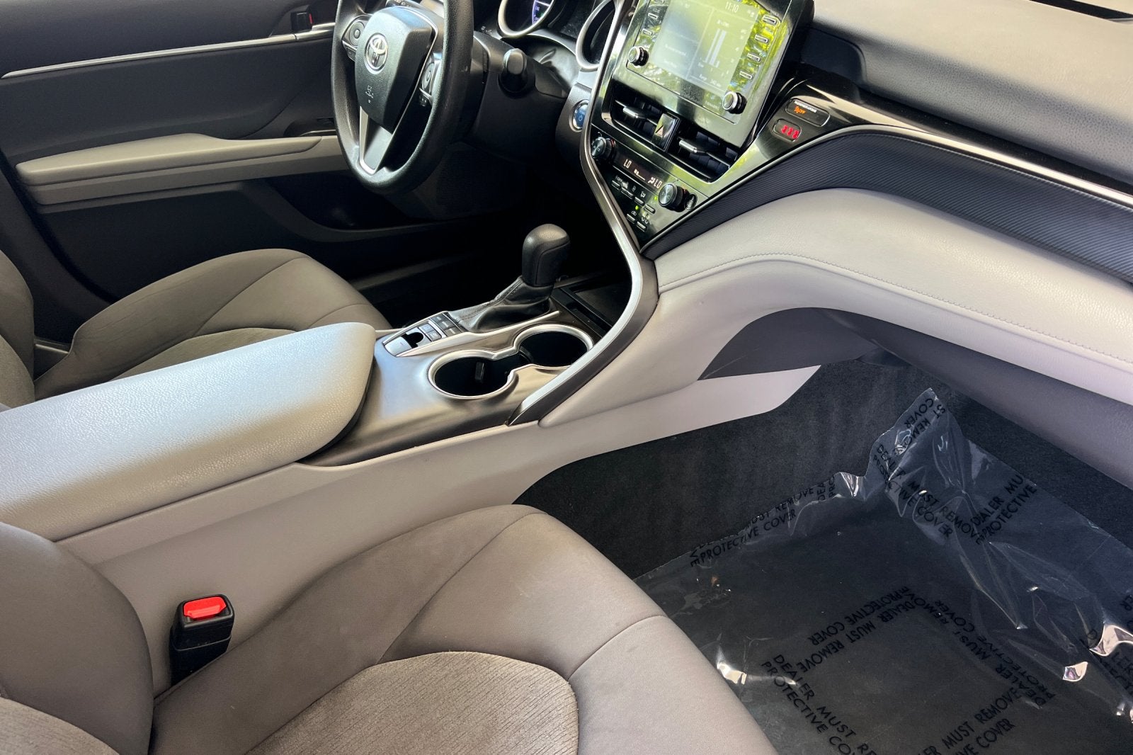2022 Toyota Camry Hybrid LE