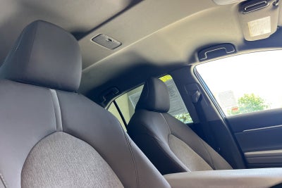 2022 Toyota Camry Hybrid LE