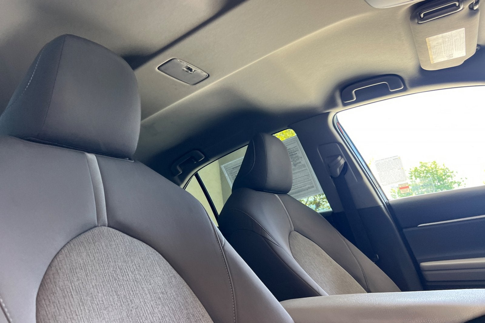 2022 Toyota Camry Hybrid LE