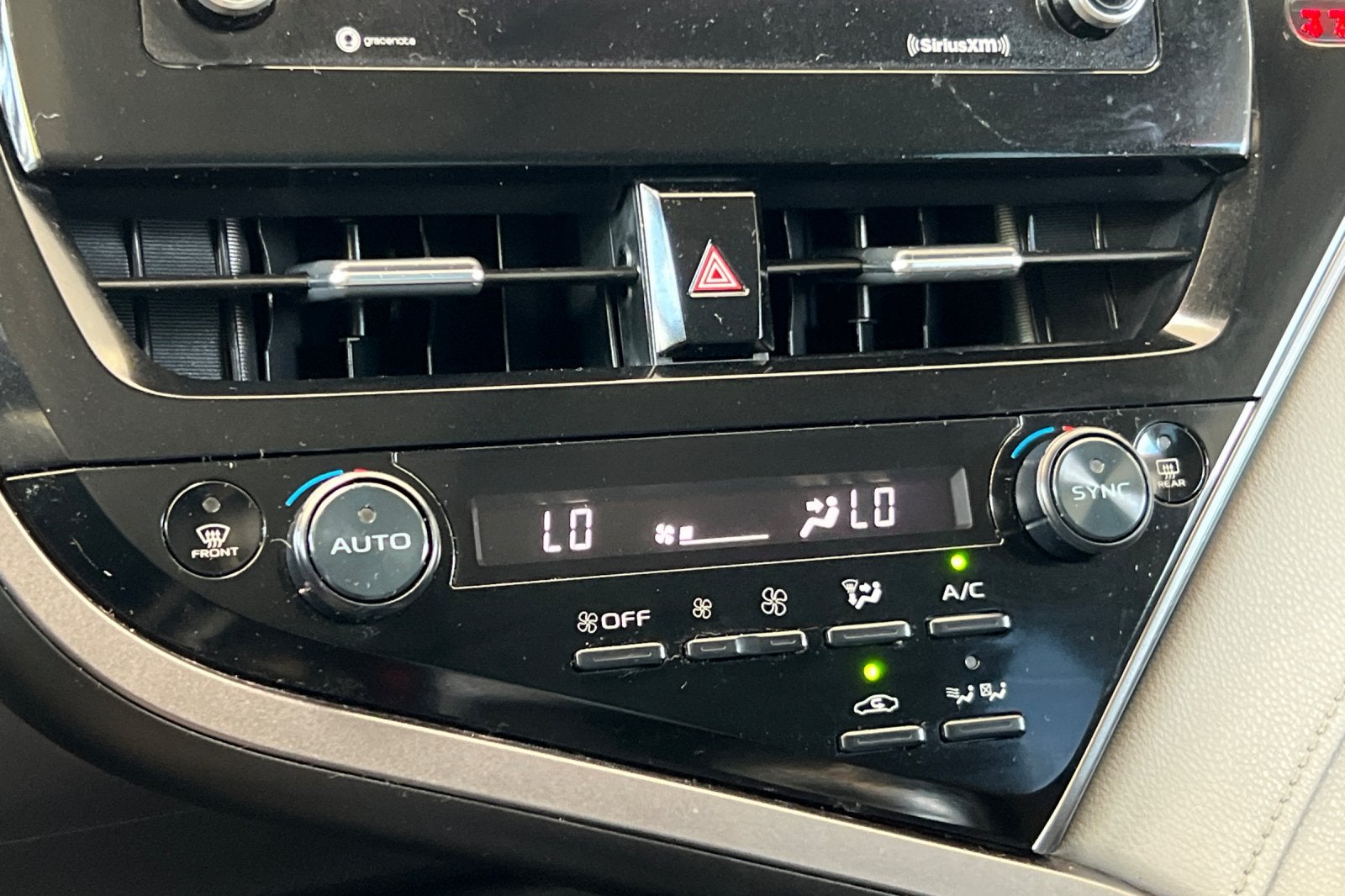 2022 Toyota Camry Hybrid LE