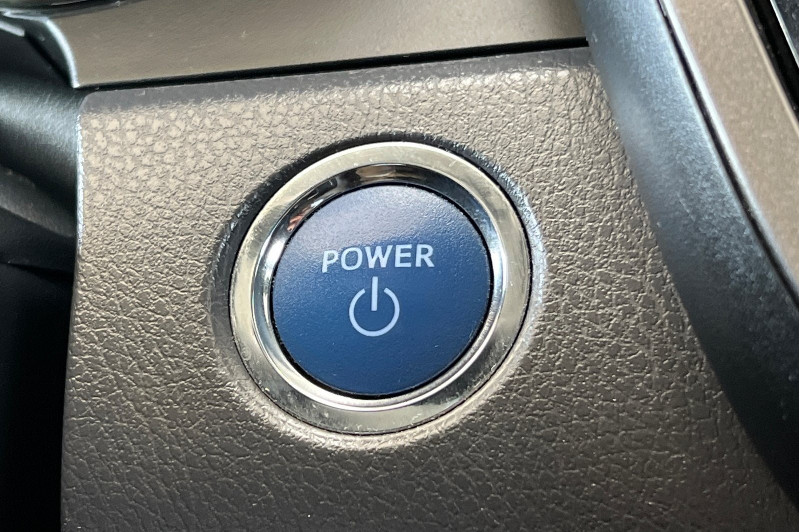 2022 Toyota Camry Hybrid LE