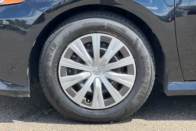 2022 Toyota Camry Hybrid LE