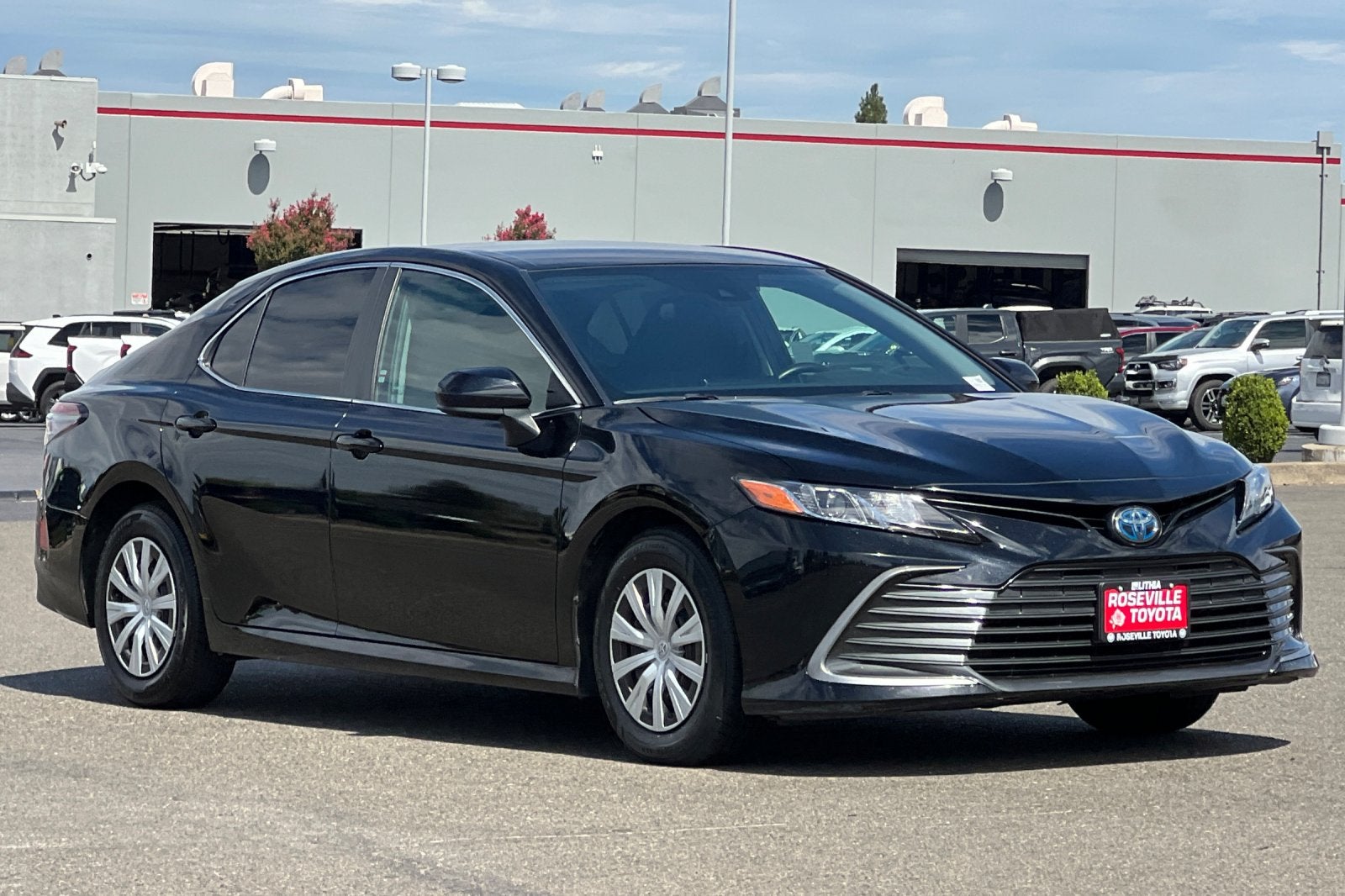 2022 Toyota Camry Hybrid LE
