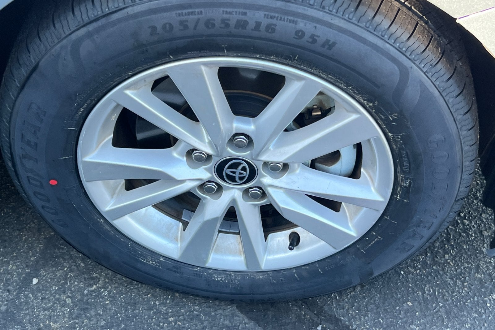 2025 Toyota Camry LE