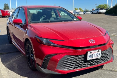 2025 Toyota Camry SE