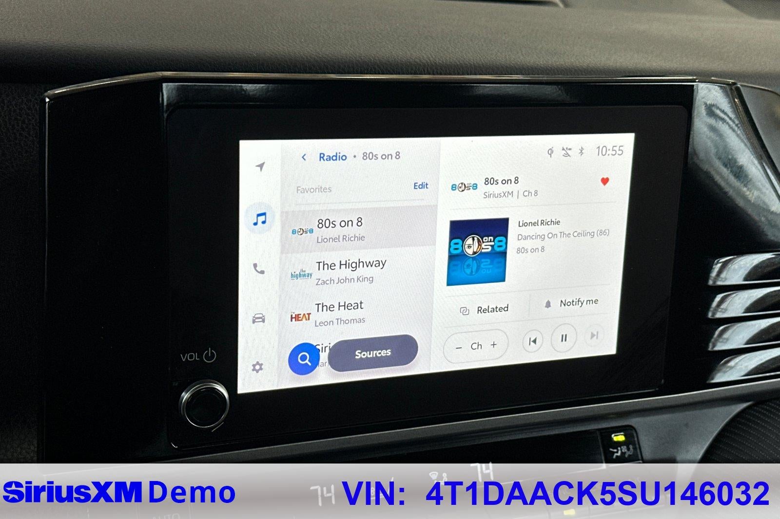 2025 Toyota Camry SE