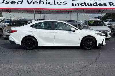 2025 Toyota Camry SE