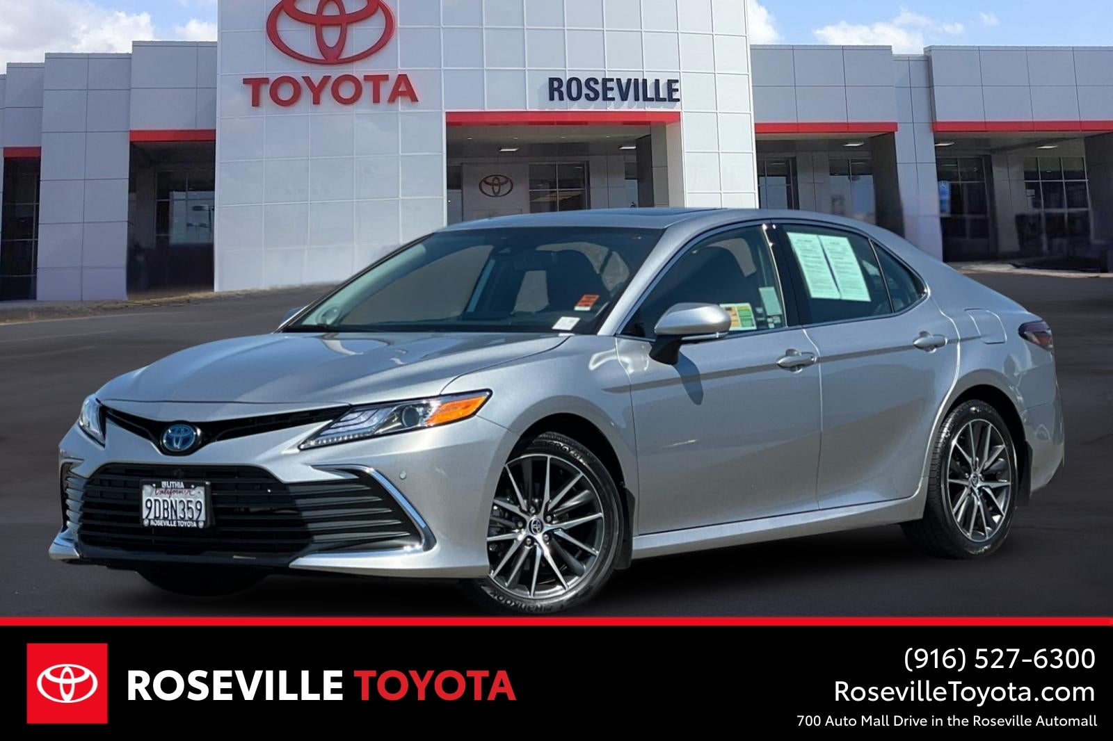 2023 Toyota Camry Hybrid XLE