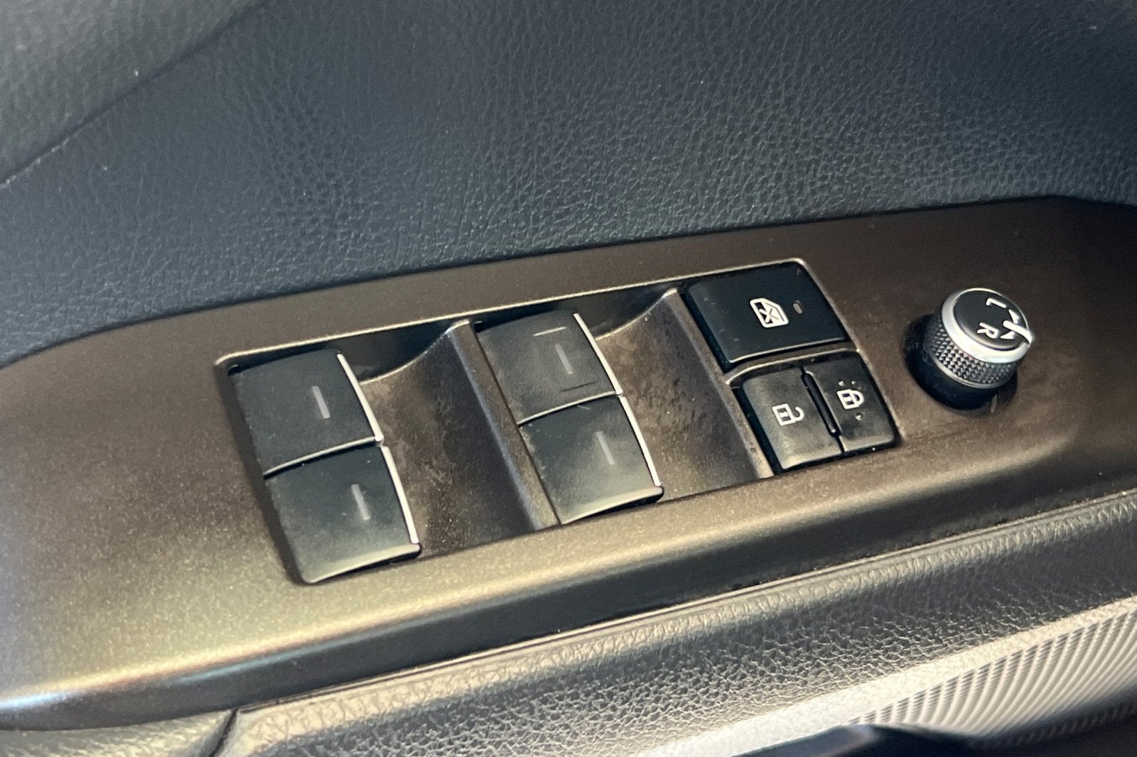 2023 Toyota Camry Hybrid XLE