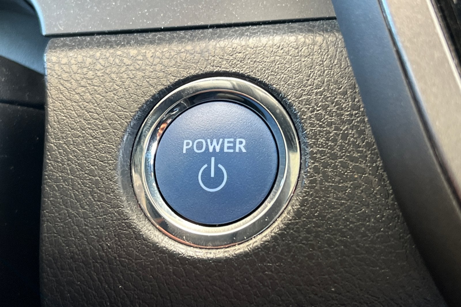 2023 Toyota Camry Hybrid XLE