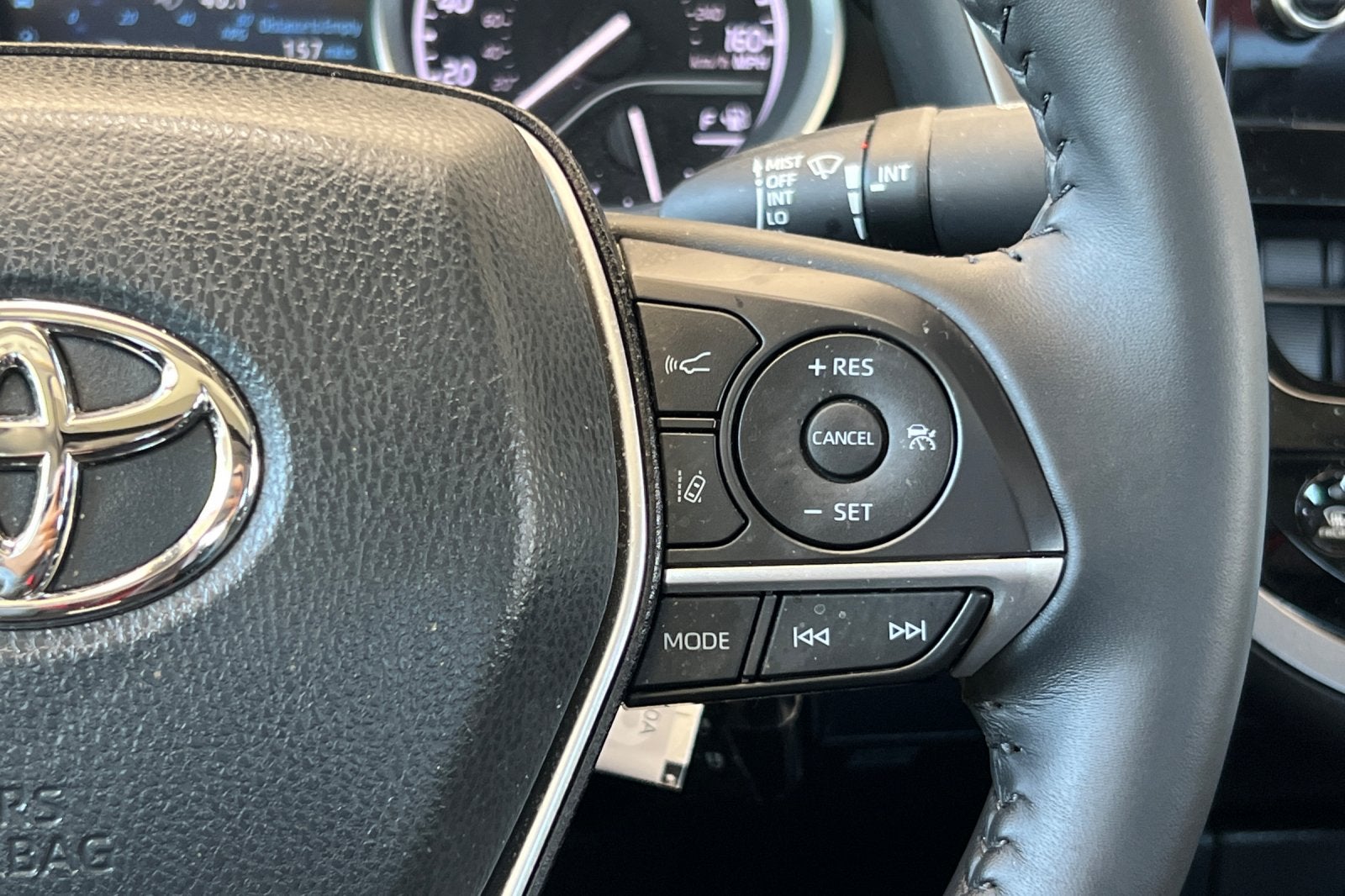 2023 Toyota Camry Hybrid XLE