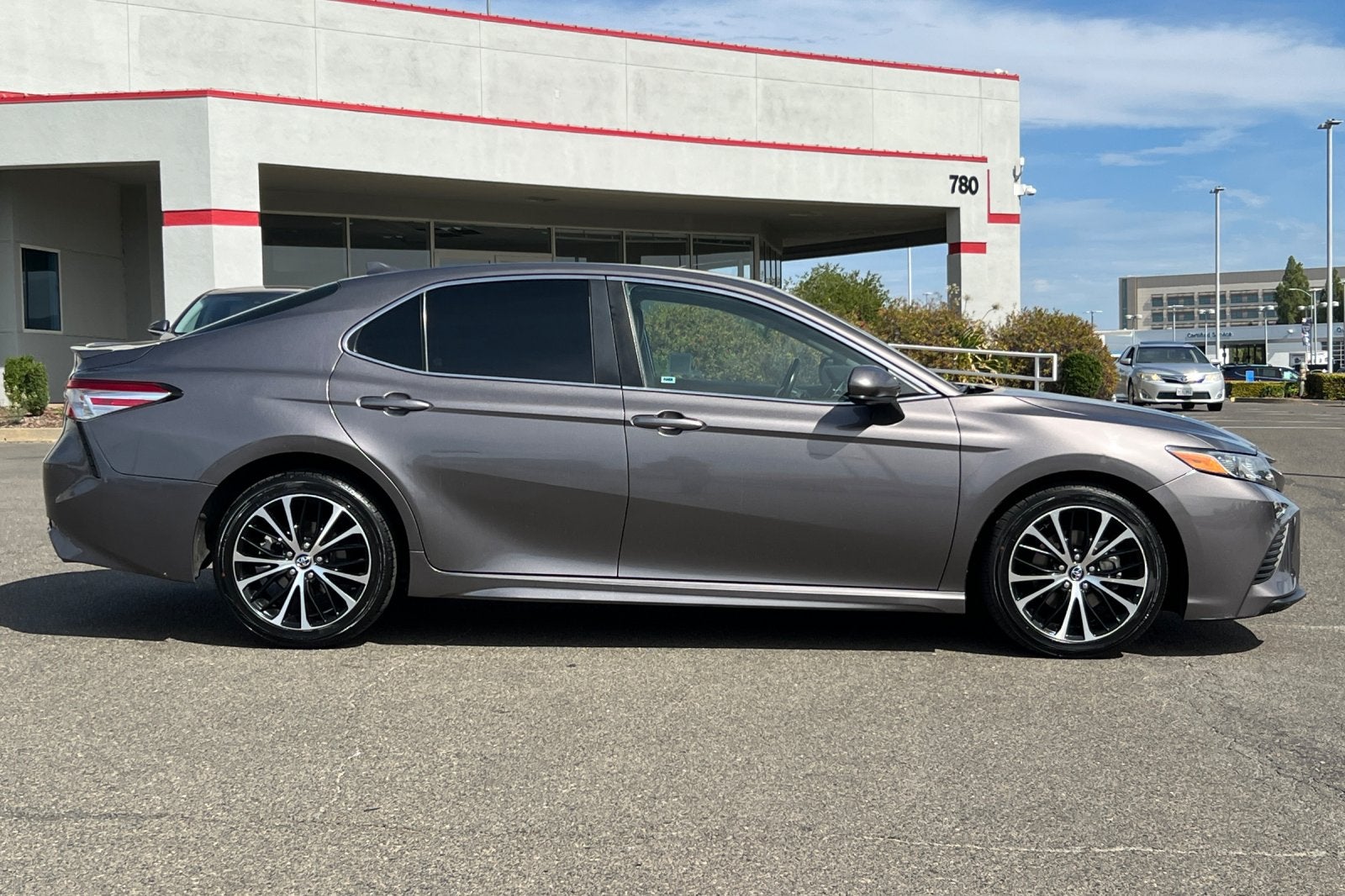 2020 Toyota Camry SE