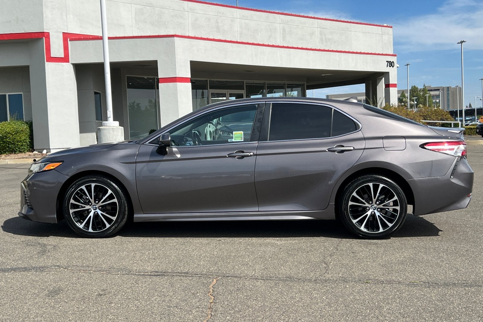 2020 Toyota Camry SE