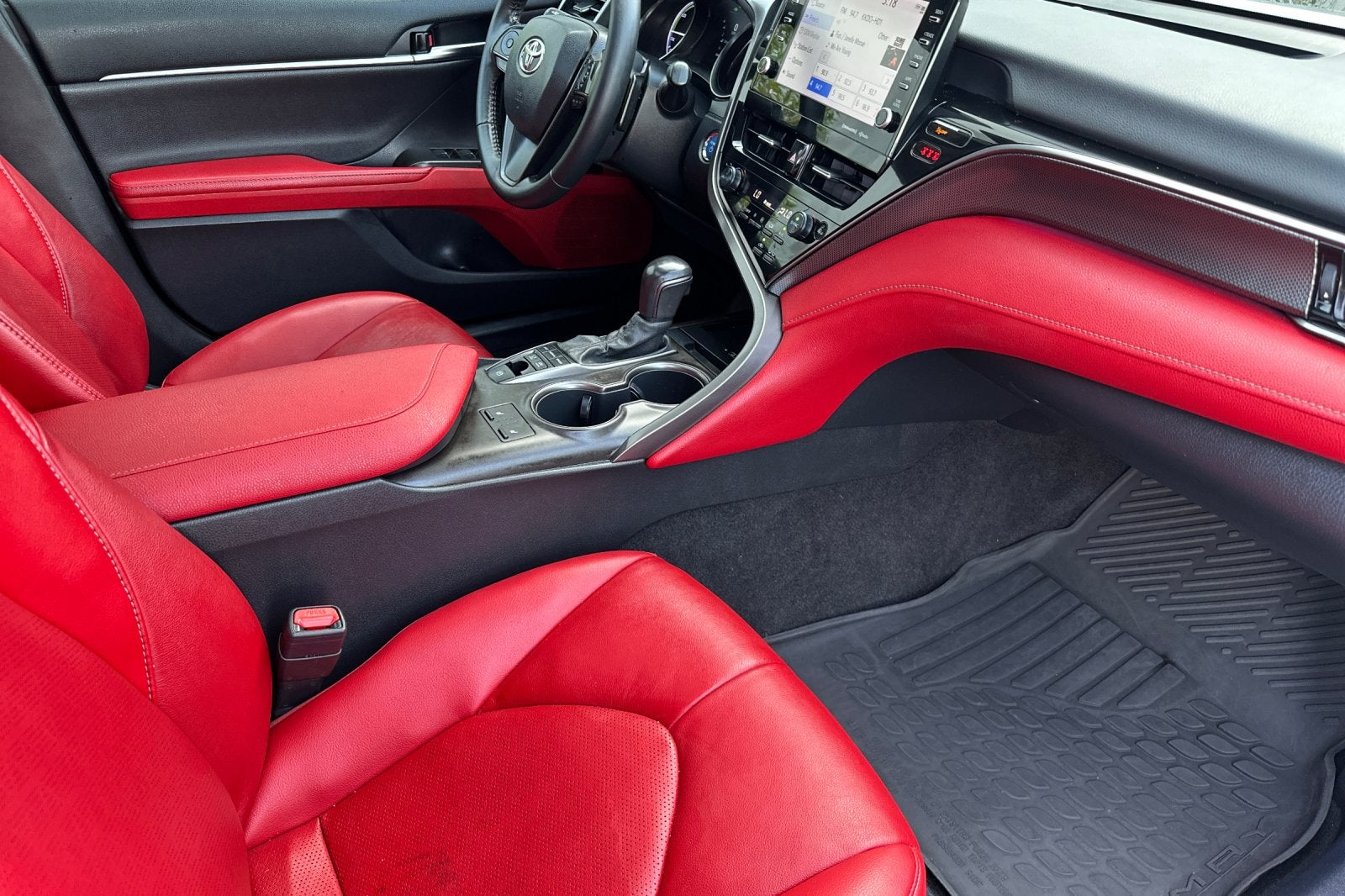 2022 Toyota Camry Hybrid XSE