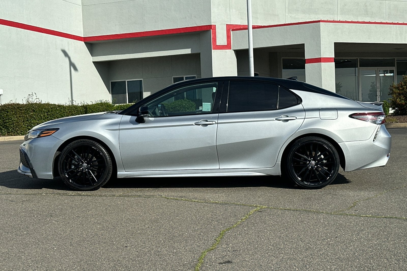 2022 Toyota Camry Hybrid XSE