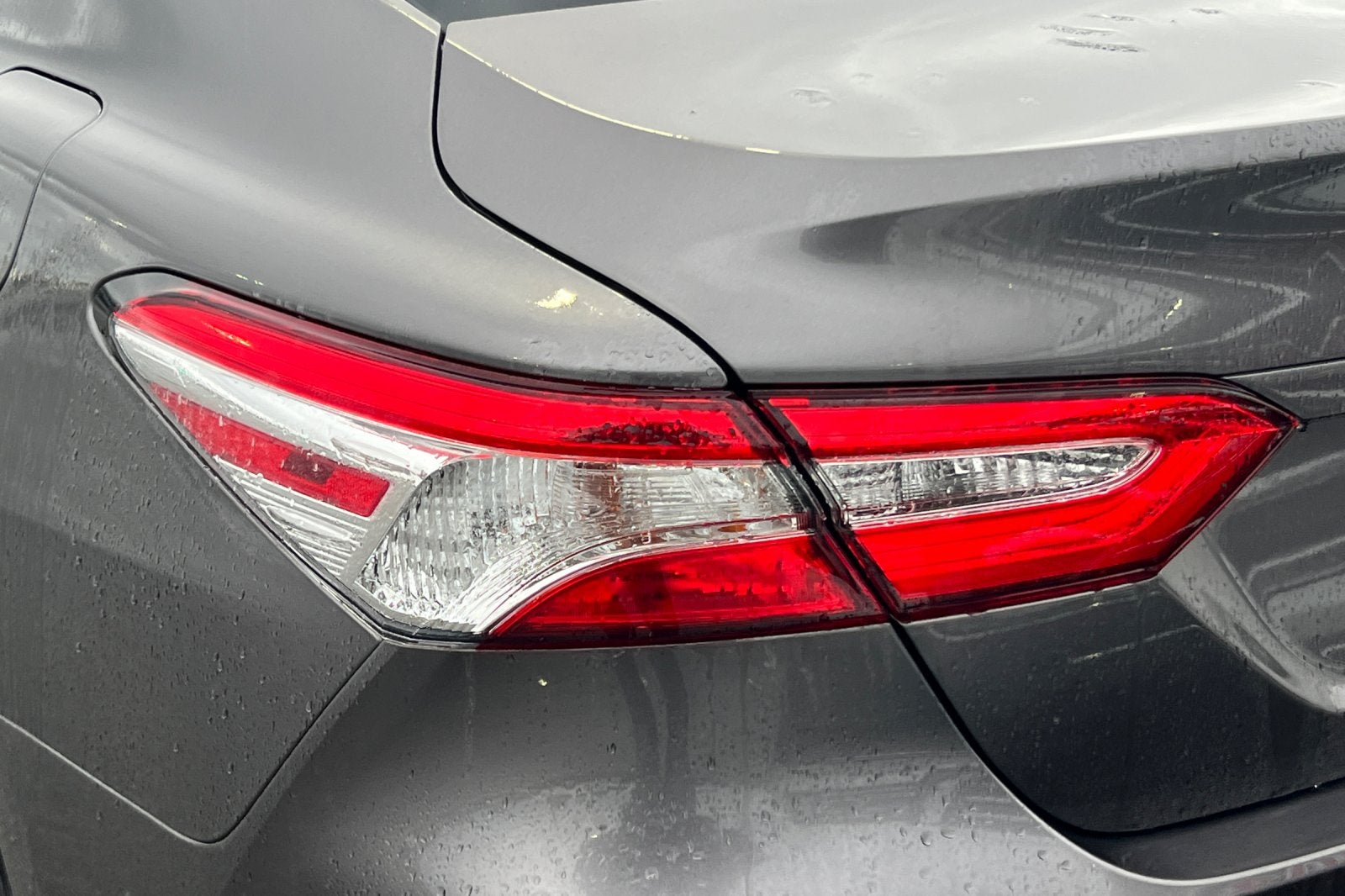 2020 Toyota Camry Hybrid LE