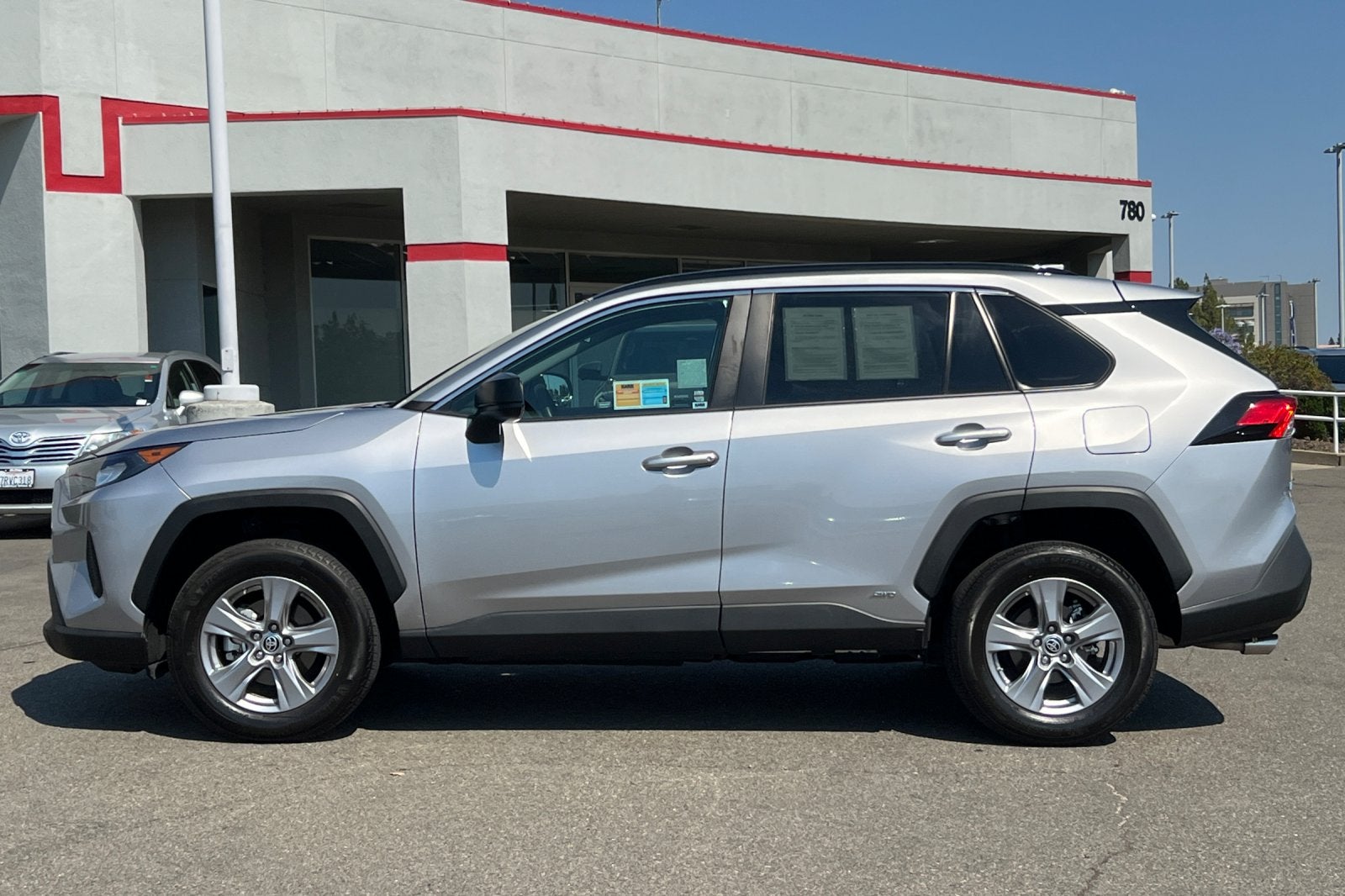 2022 Toyota RAV4 Hybrid LE
