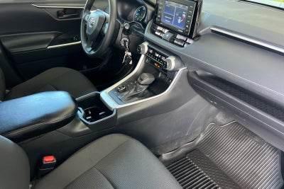 2022 Toyota RAV4 Hybrid LE