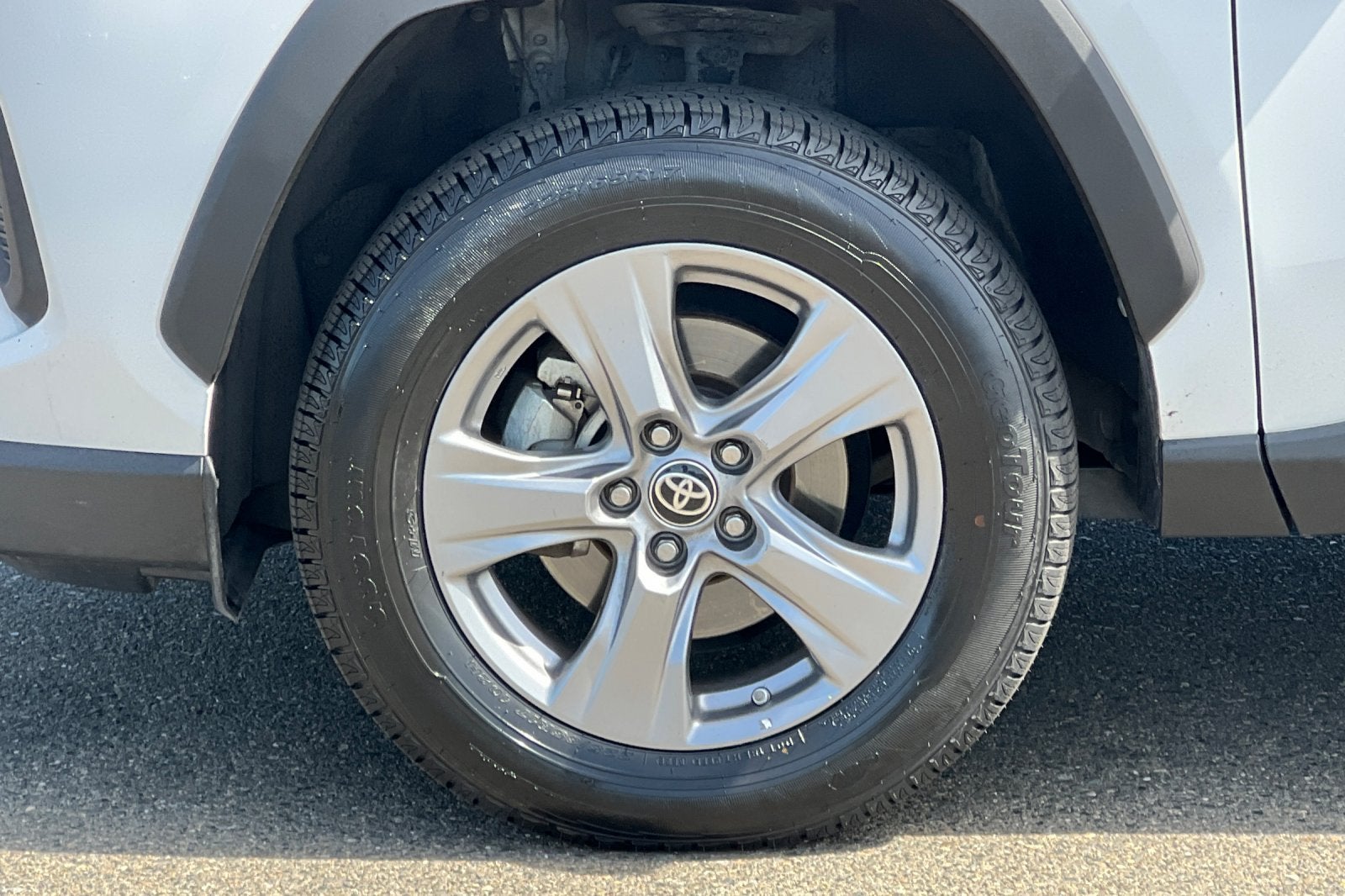 2023 Toyota RAV4 Hybrid LE