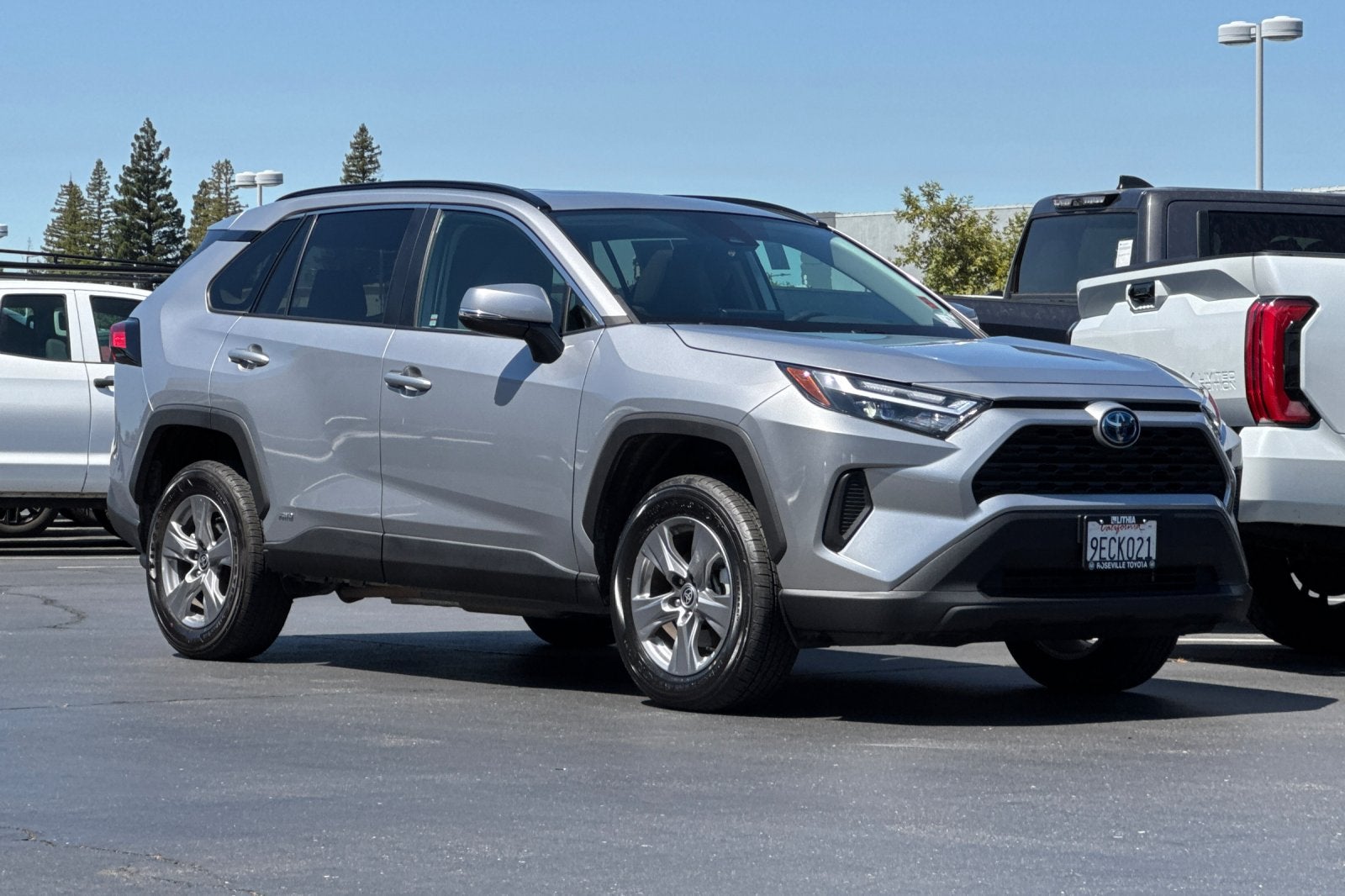 2022 Toyota RAV4 Hybrid XLE