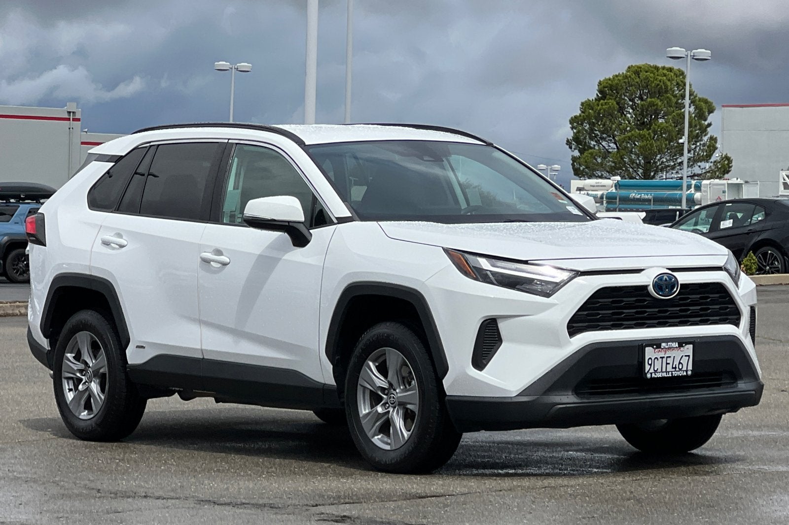 2022 Toyota RAV4 Hybrid XLE