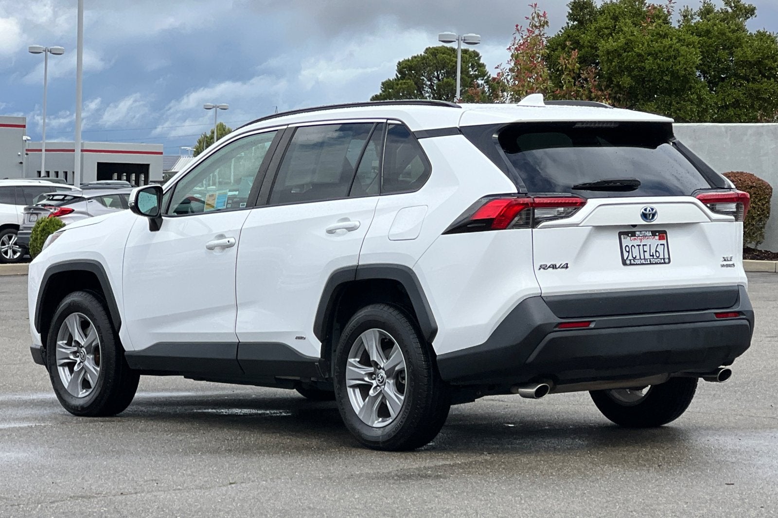 2022 Toyota RAV4 Hybrid XLE