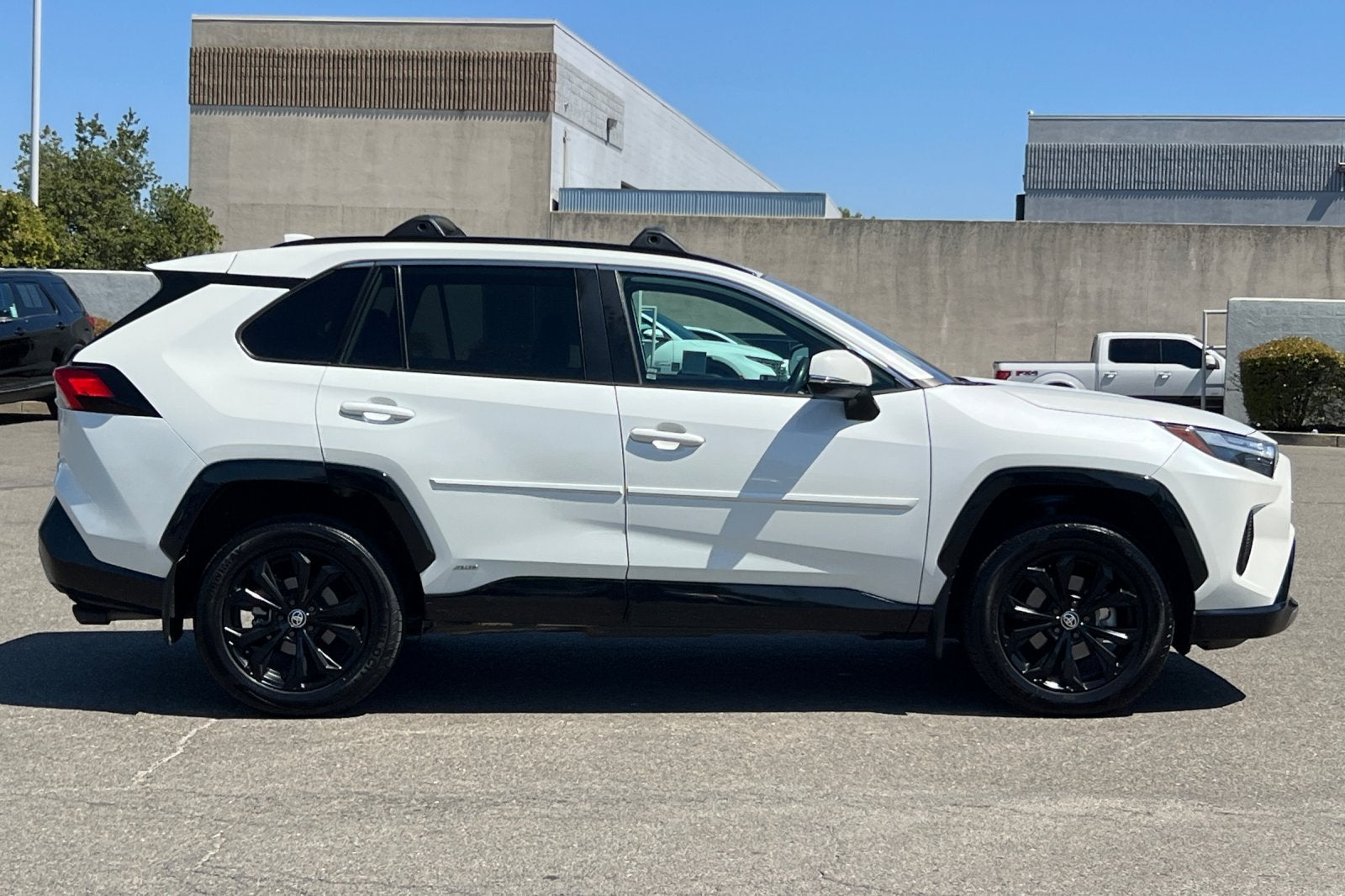 2022 Toyota RAV4 Hybrid SE
