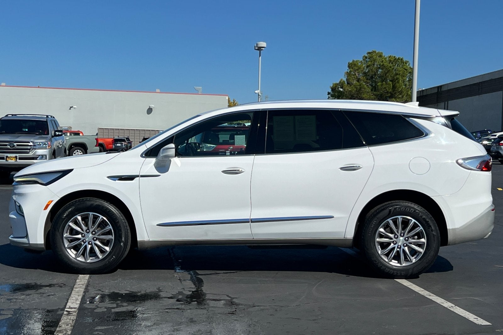 2022 Buick Enclave Essence