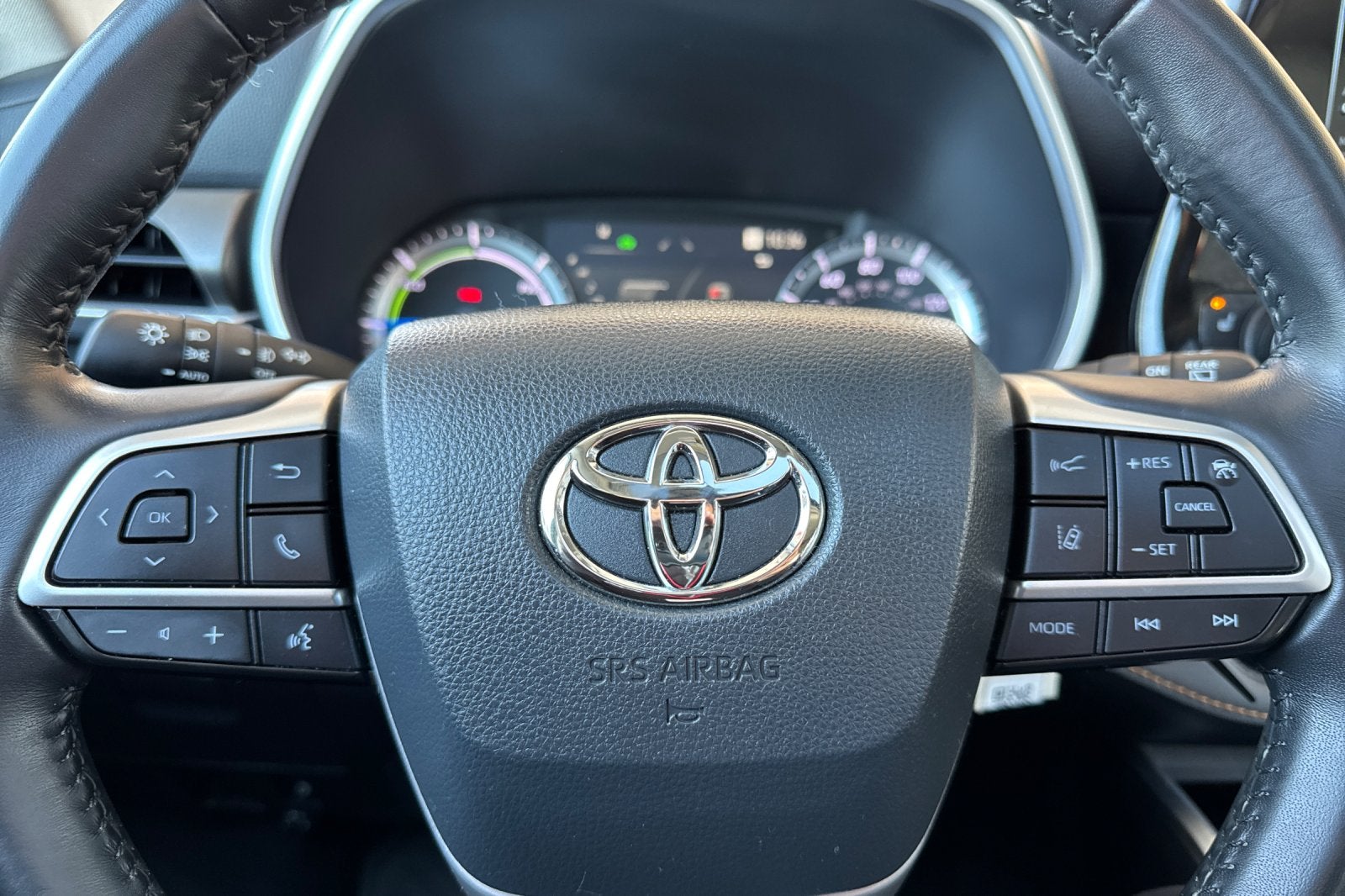2022 Toyota Highlander Hybrid Bronze Edition