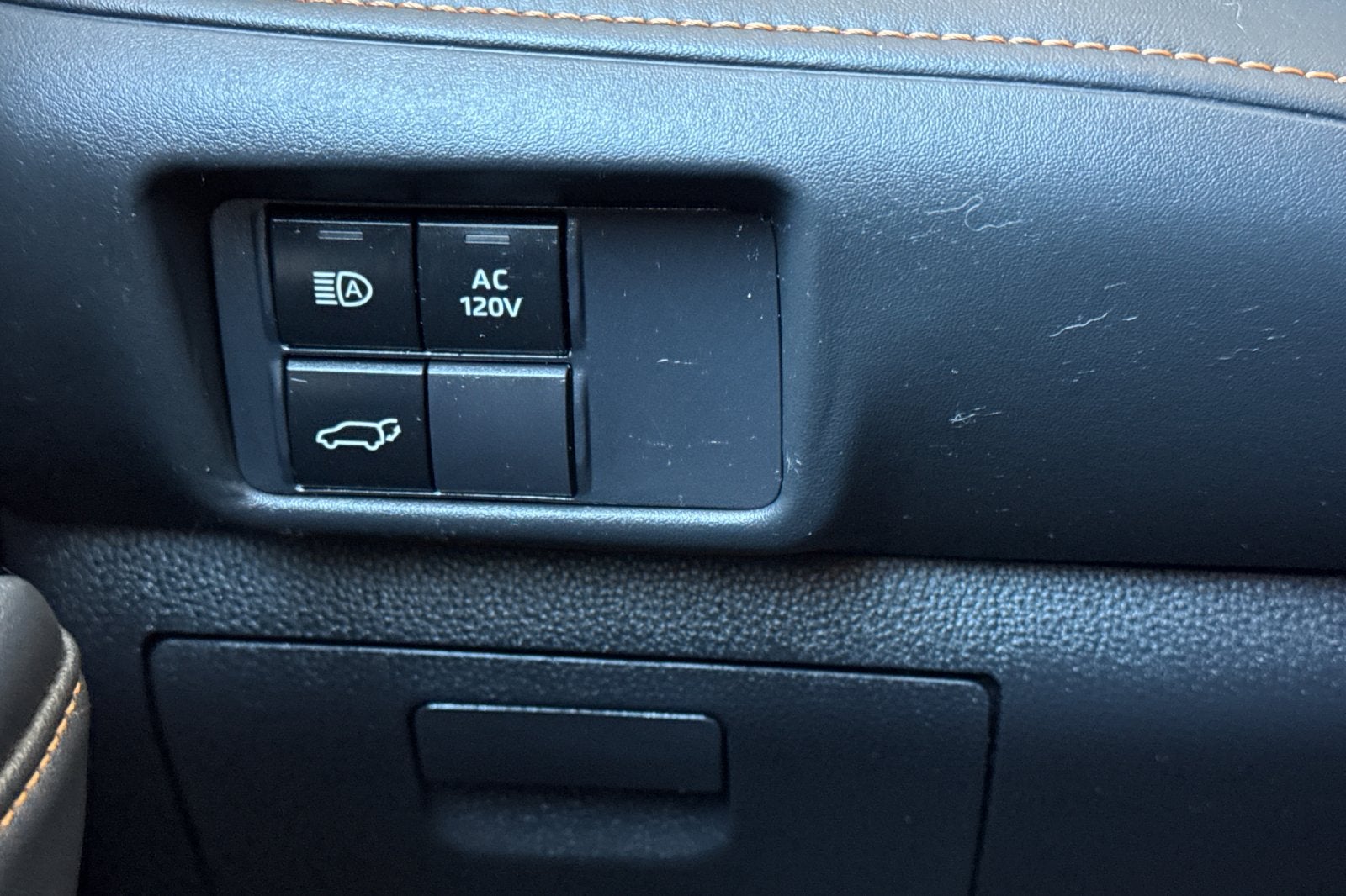 2022 Toyota Highlander Hybrid Bronze Edition
