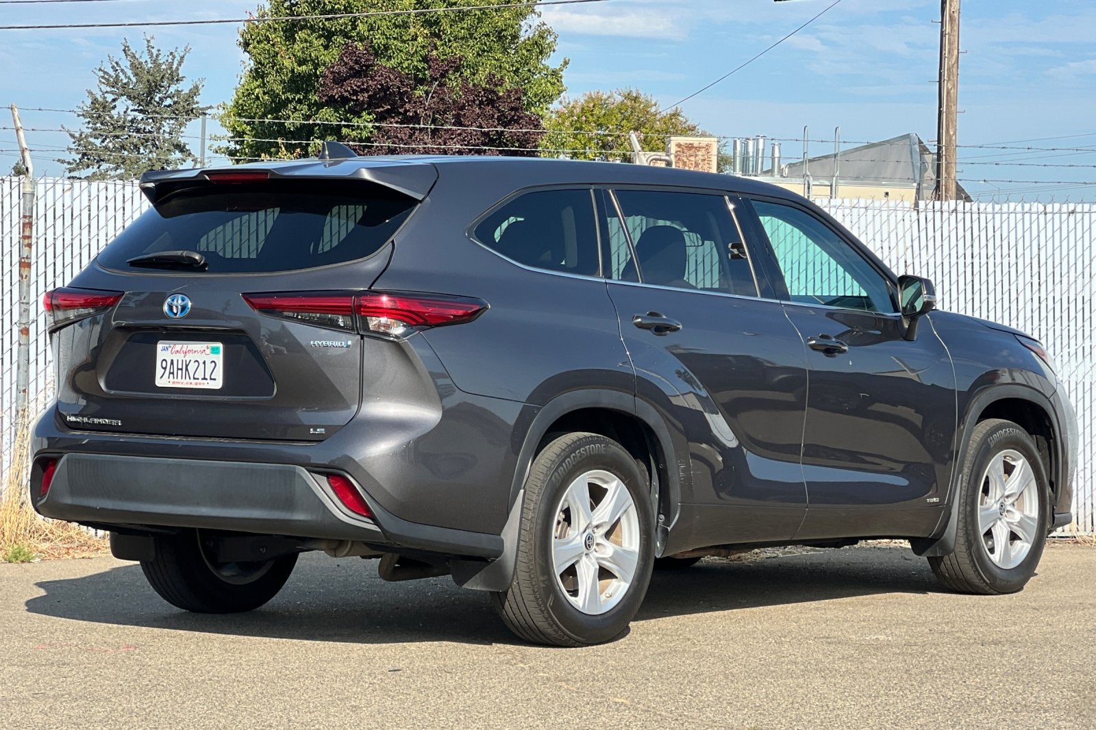 2022 Toyota Highlander Hybrid LE