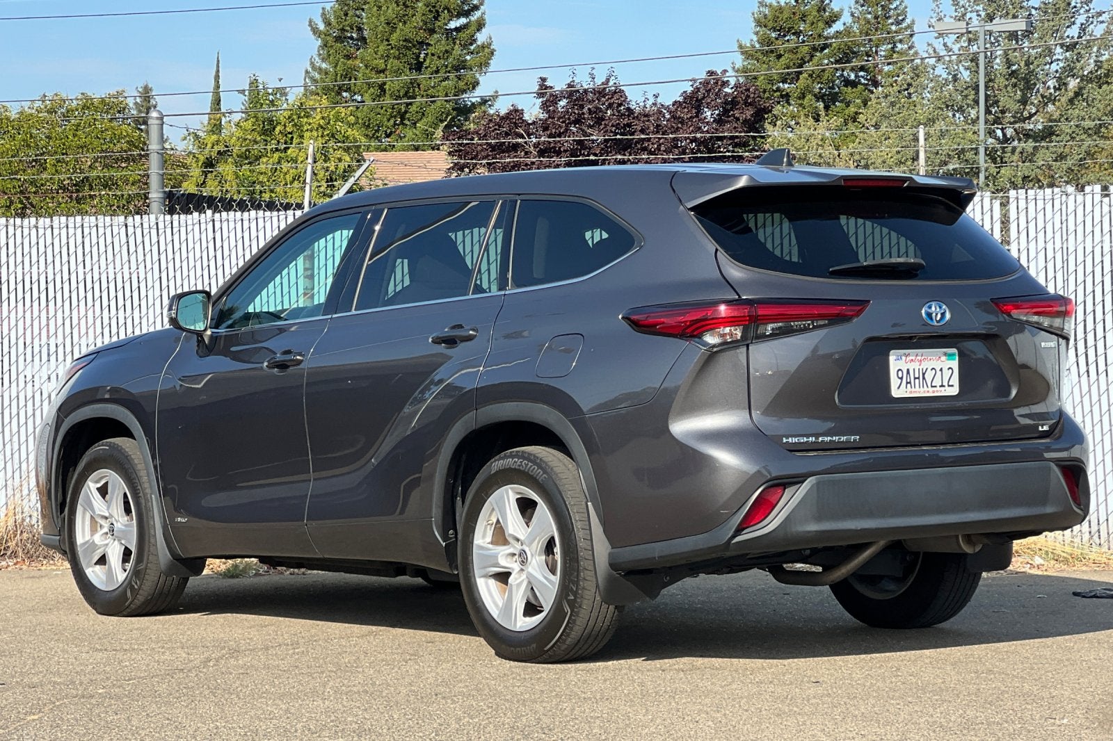 2022 Toyota Highlander Hybrid LE