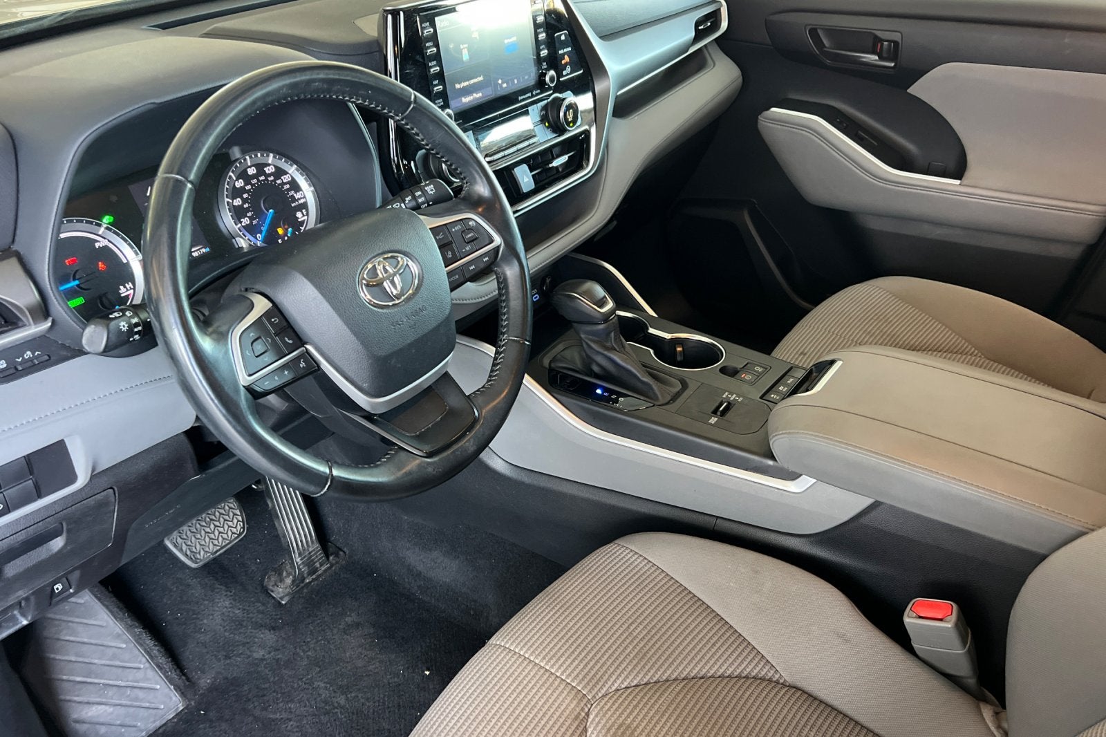 2022 Toyota Highlander Hybrid LE