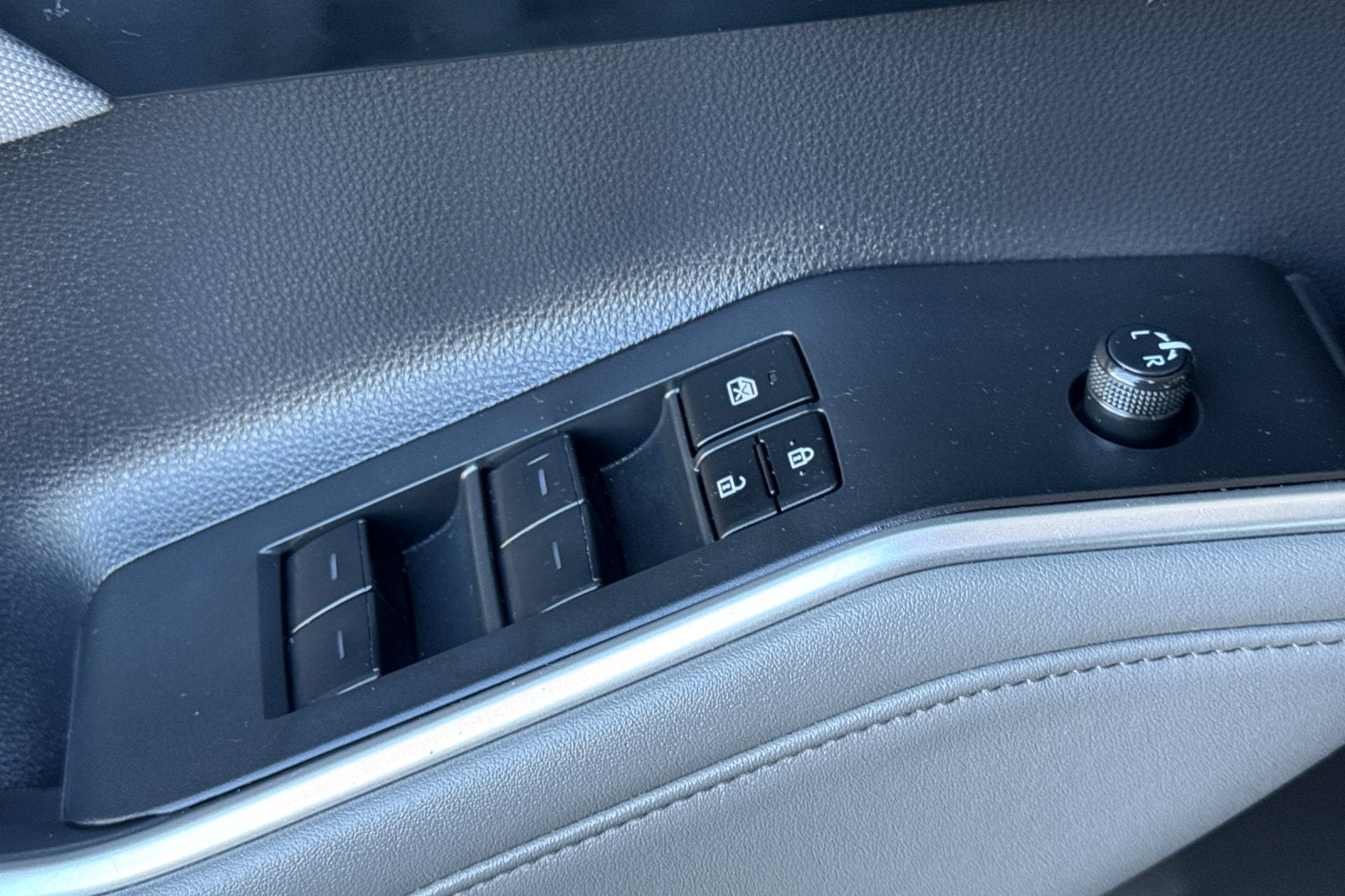 2023 Toyota Highlander Hybrid LE